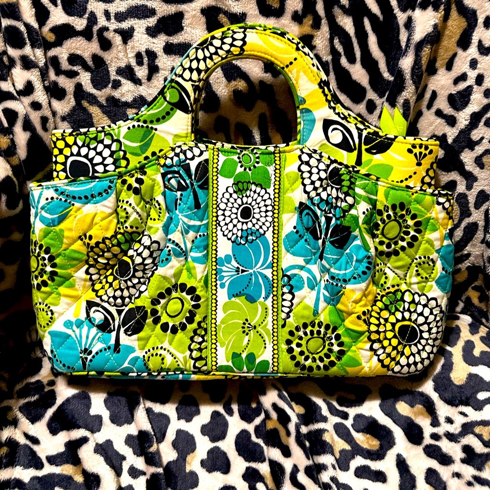 EUC LIKE NEW VERA BRADLEY PURSE